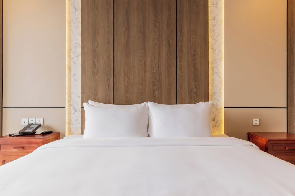Deluxe Suite - Photo 6