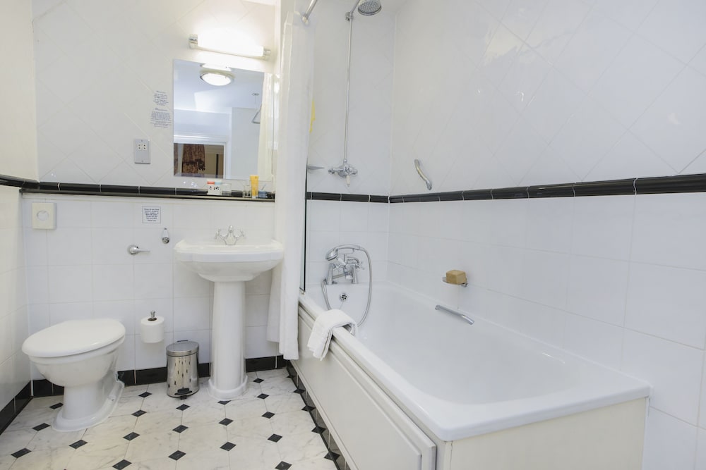 Double Room - Photo 7