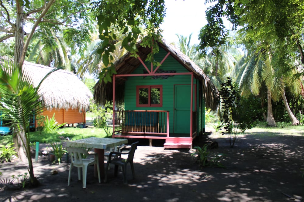 Cabin (Bungalow 5 - Green) photo 1