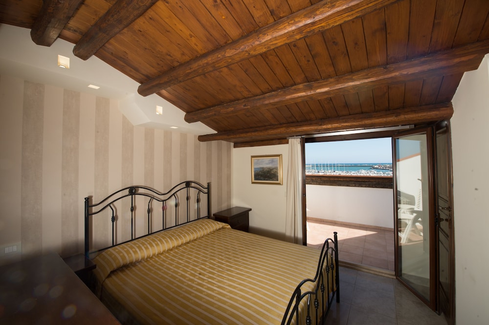 Panoramic Double or Twin Room, 1 Bedroom, Smoking, Sea View