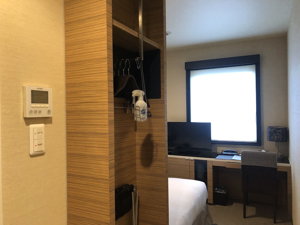 Basic Double Room, Smoking (No meal and bed for child [0-11 y/o]) thumbnail 6