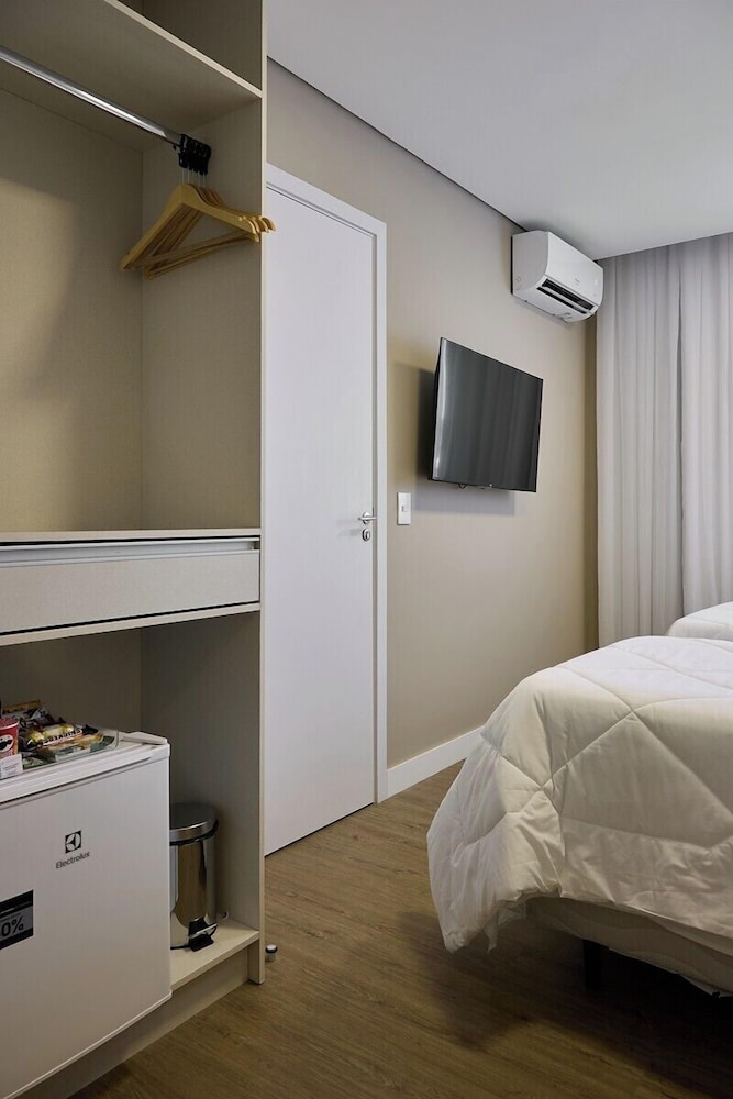 Deluxe Suite, 1 Double Bed with Sofa bed thumbnail 5