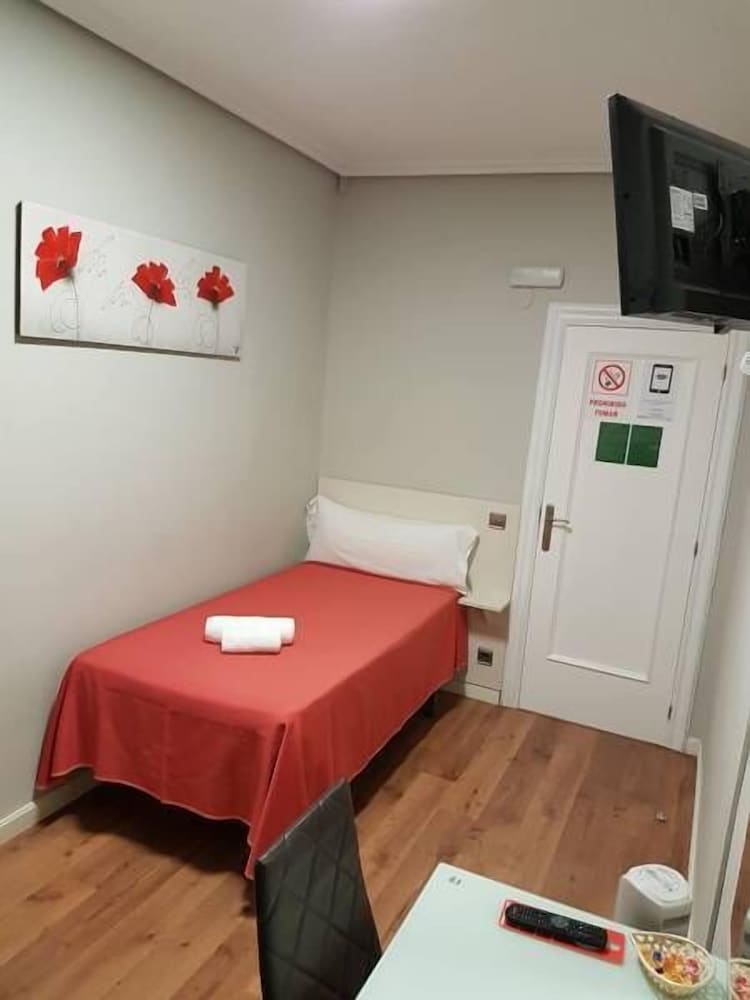 Single Room, Shared Bathroom