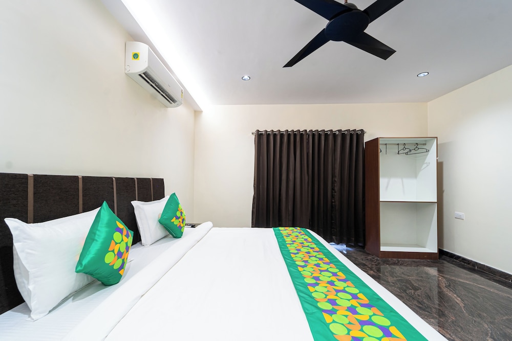 Deluxe Room - Photo 15
