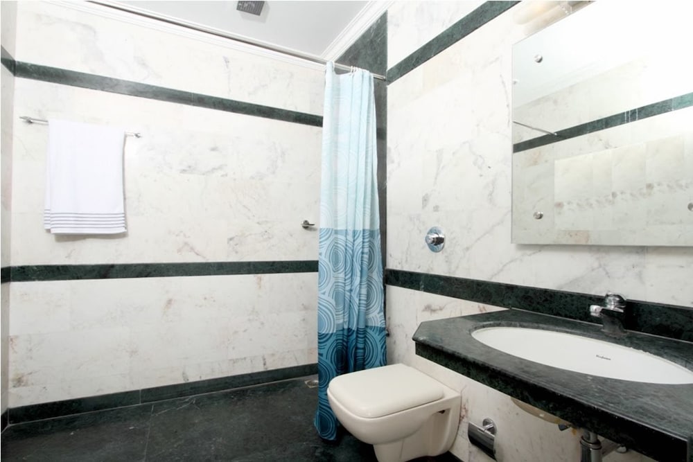 Deluxe Room - Photo 3