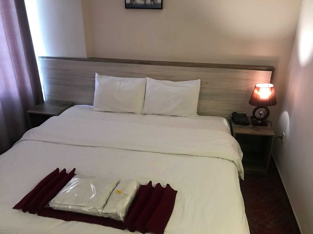 Basic Single Room - Photo 1