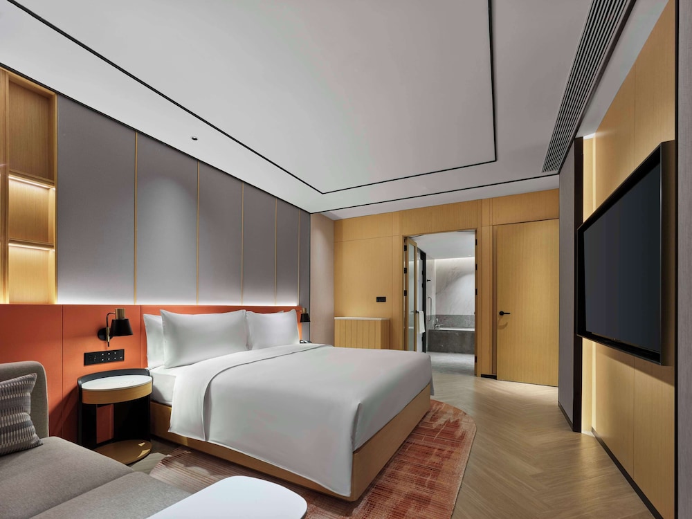 Deluxe Suite, 1 King Bed