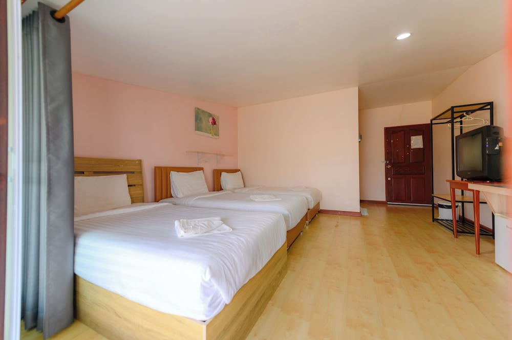 Deluxe Triple Room, River View photo 3