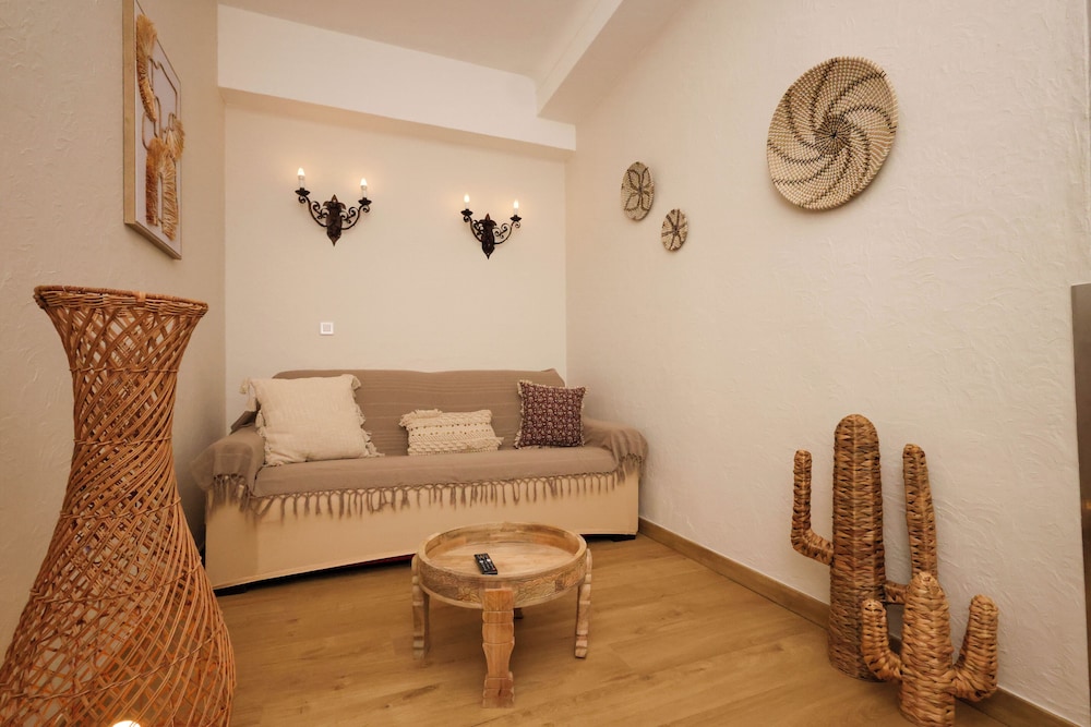 Suite, Patio - Photo 3
