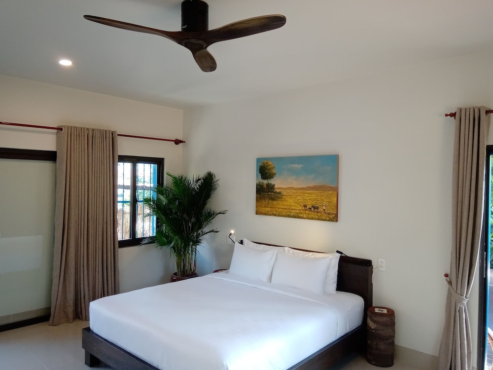 Superior Triple Room (Sunset Garden) photo 2