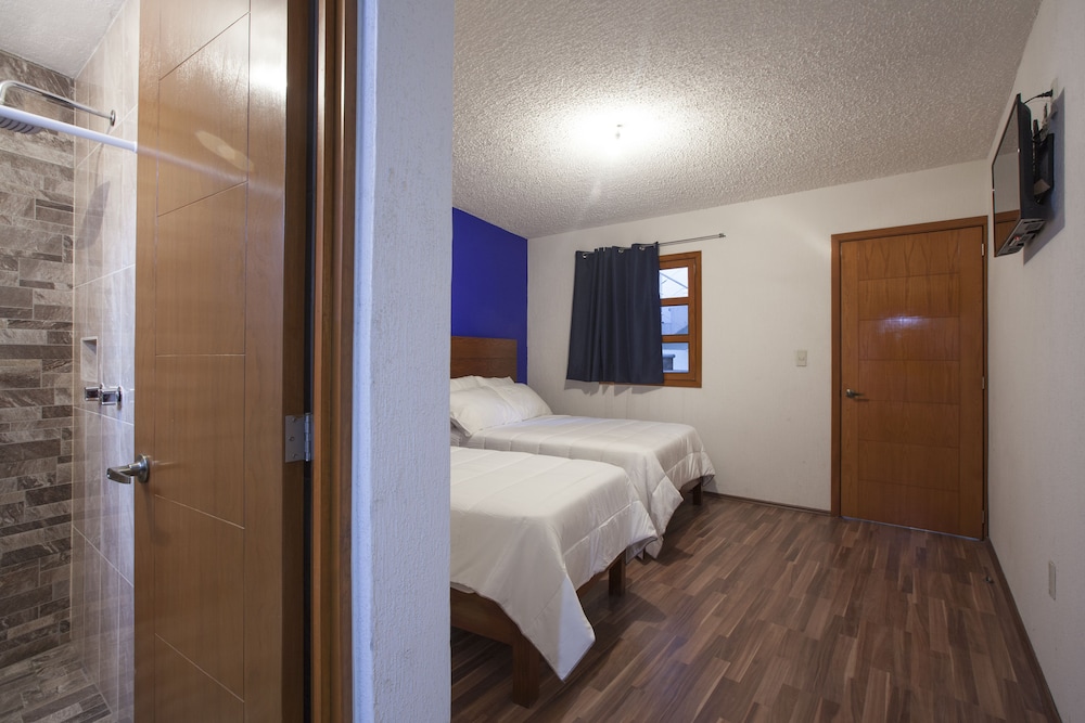 Classic Triple Room, Multiple Beds, Non Smoking photo 2