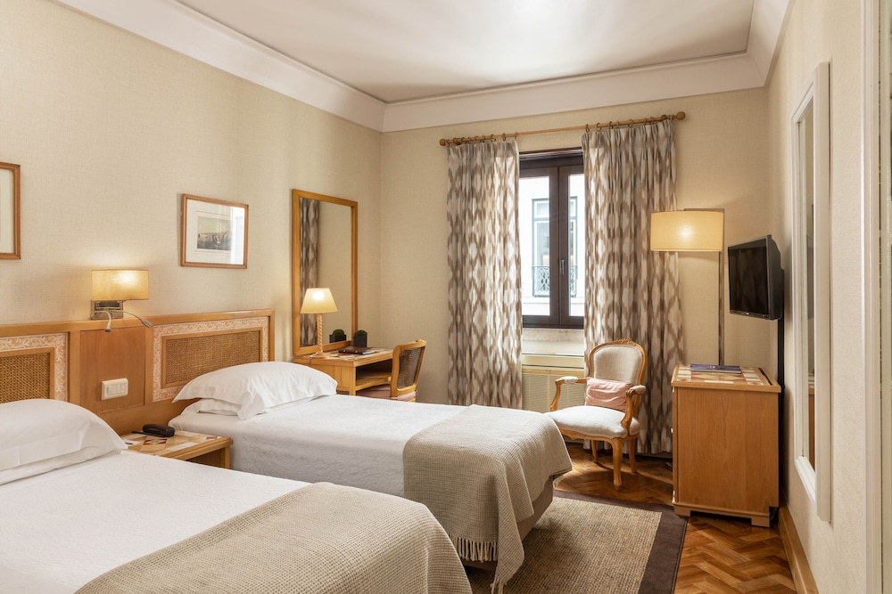 Petite Double Room - Photo 5