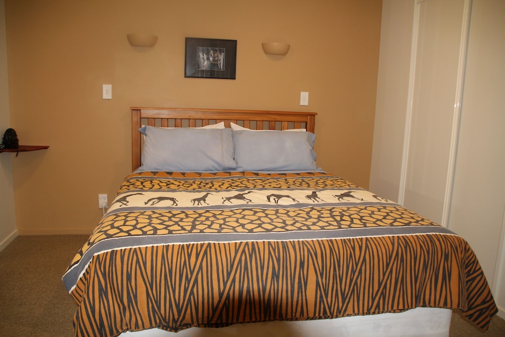 Family Cottage African
