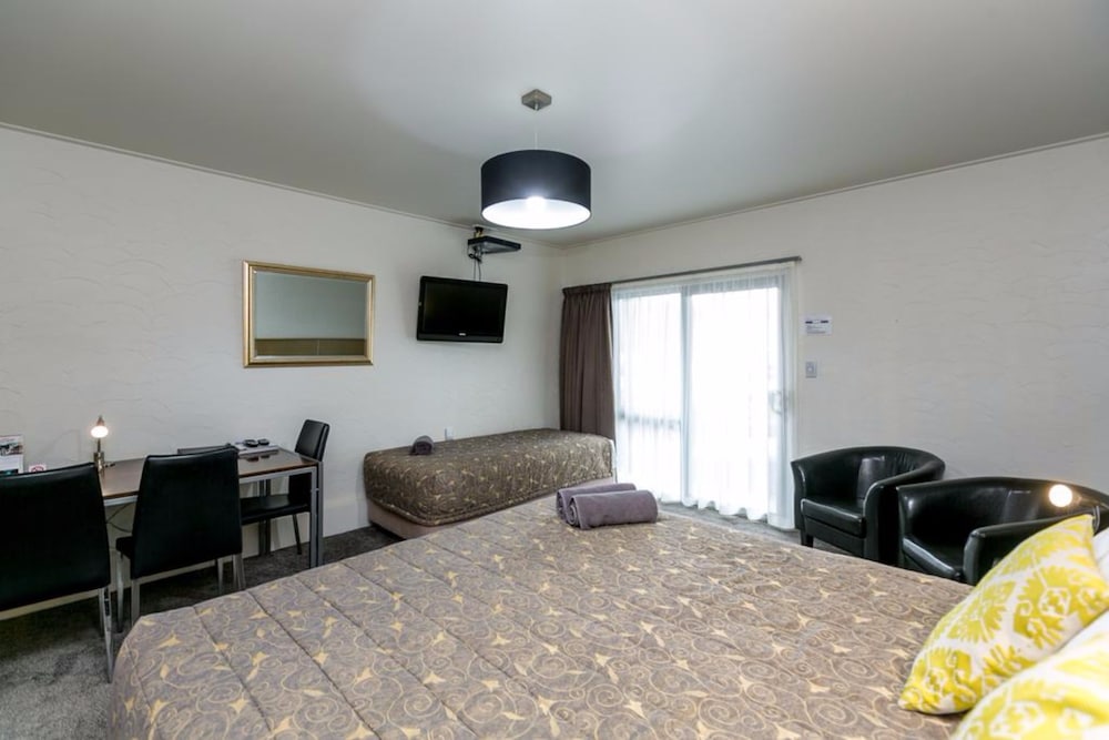 Premier Twin Room photo 2