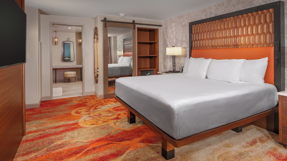 Tower - One Bedroom Suite - Club Access - Photo 3