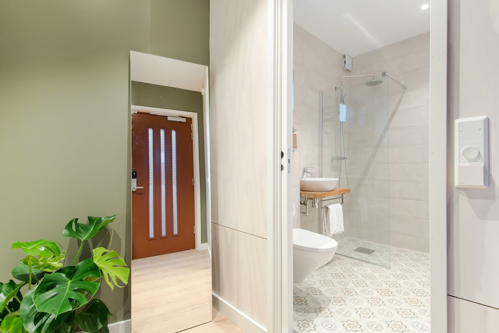Signature Apartment, Non Smoking photo 3