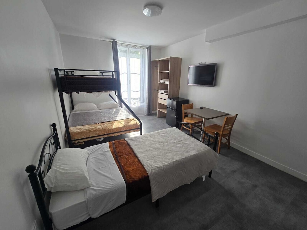 Classic Quadruple Room photo 2
