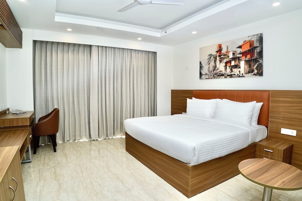 Deluxe Double Room, 1 King Bed - Photo 1