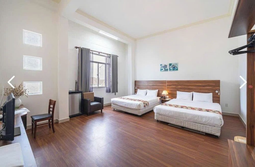 Deluxe Quadruple Room, City View