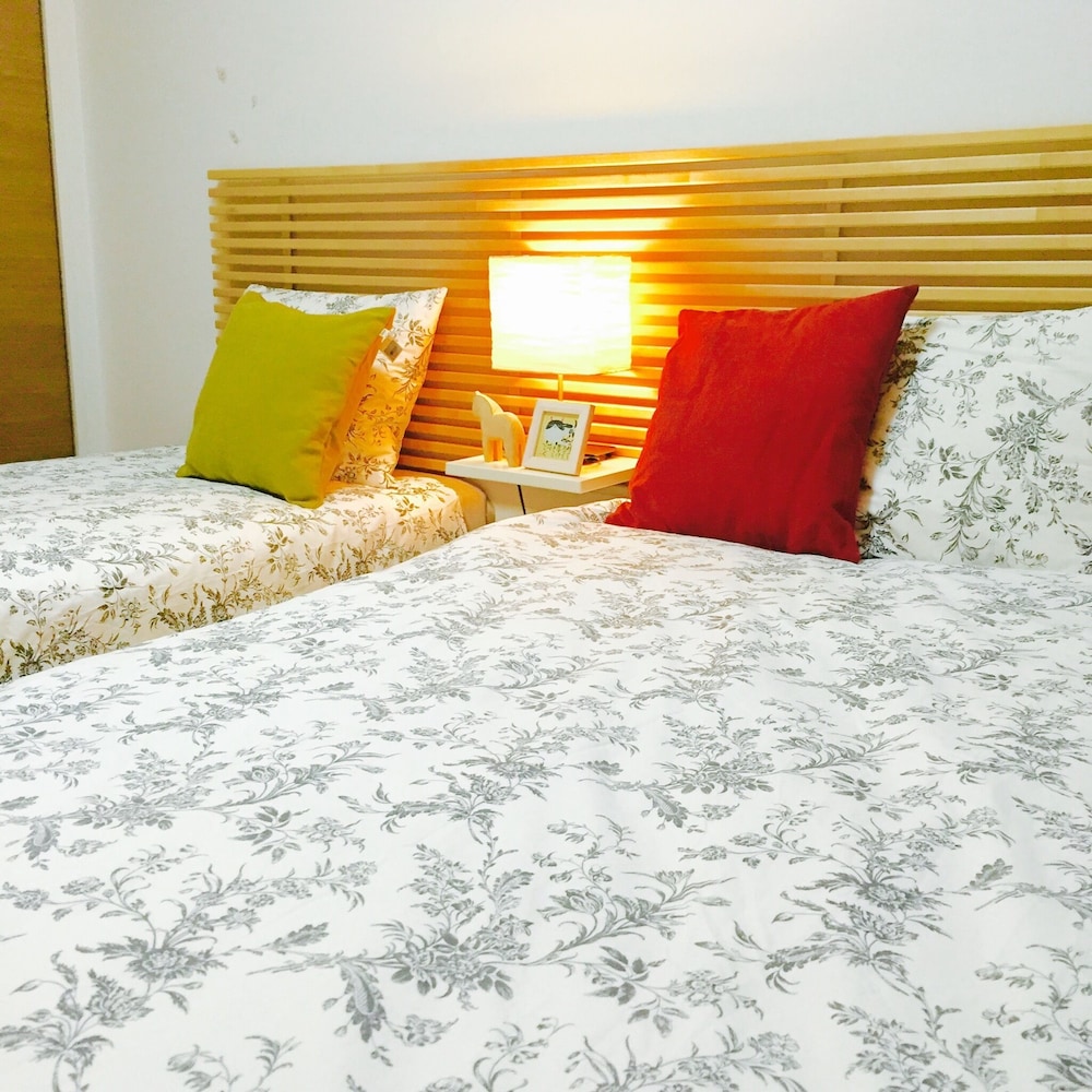 Room (1203)