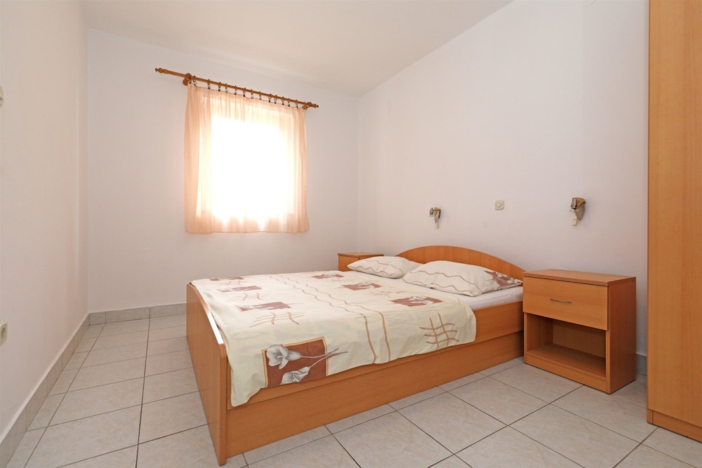 Apartment (A1)