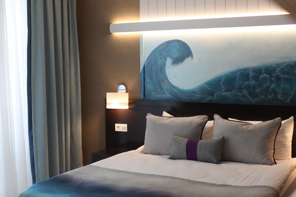 Standard Room (Sea or Mountain View)