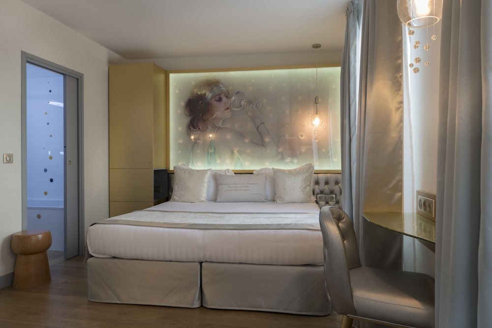 Deluxe Triple Room photo 3