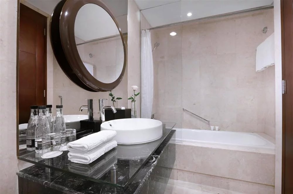 Family Suite, Pool View (2 Bedroom Suite with City View)