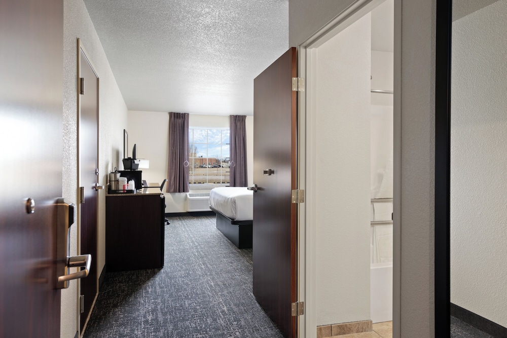 Suite, 1 King Bed with Sofa bed, Non Smoking (Extended Stay) - Photo 4