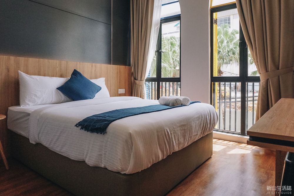 Premium Double or Twin Room photo 2
