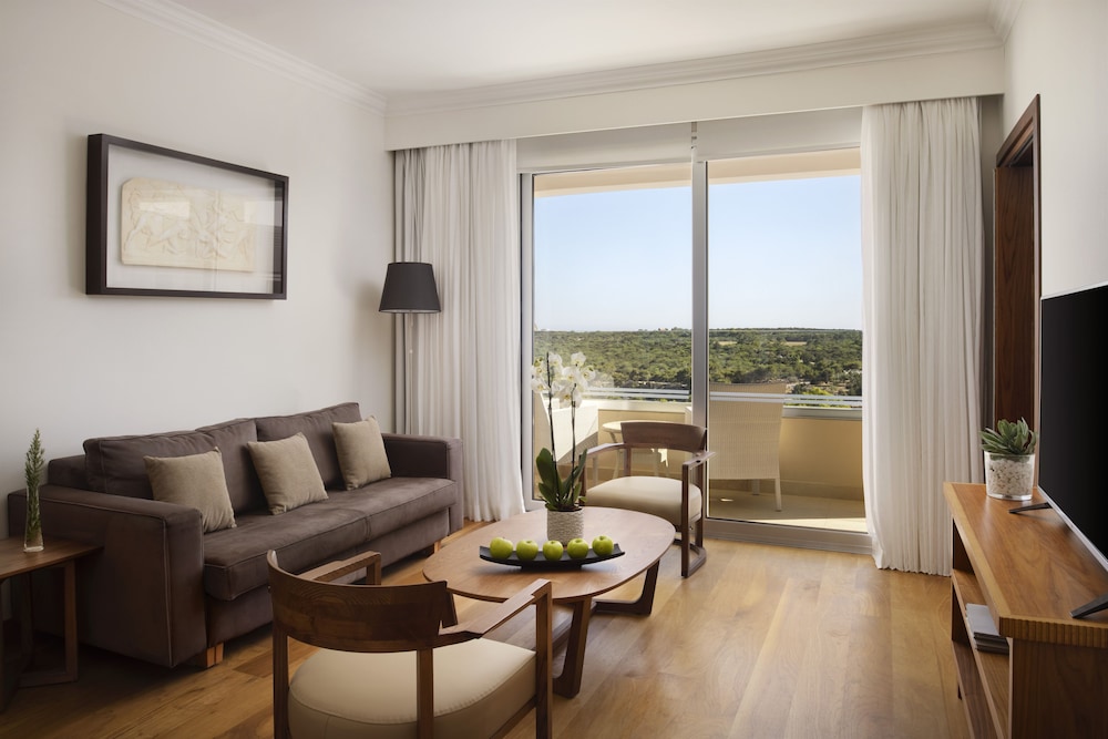 Standard Suite - Photo 1