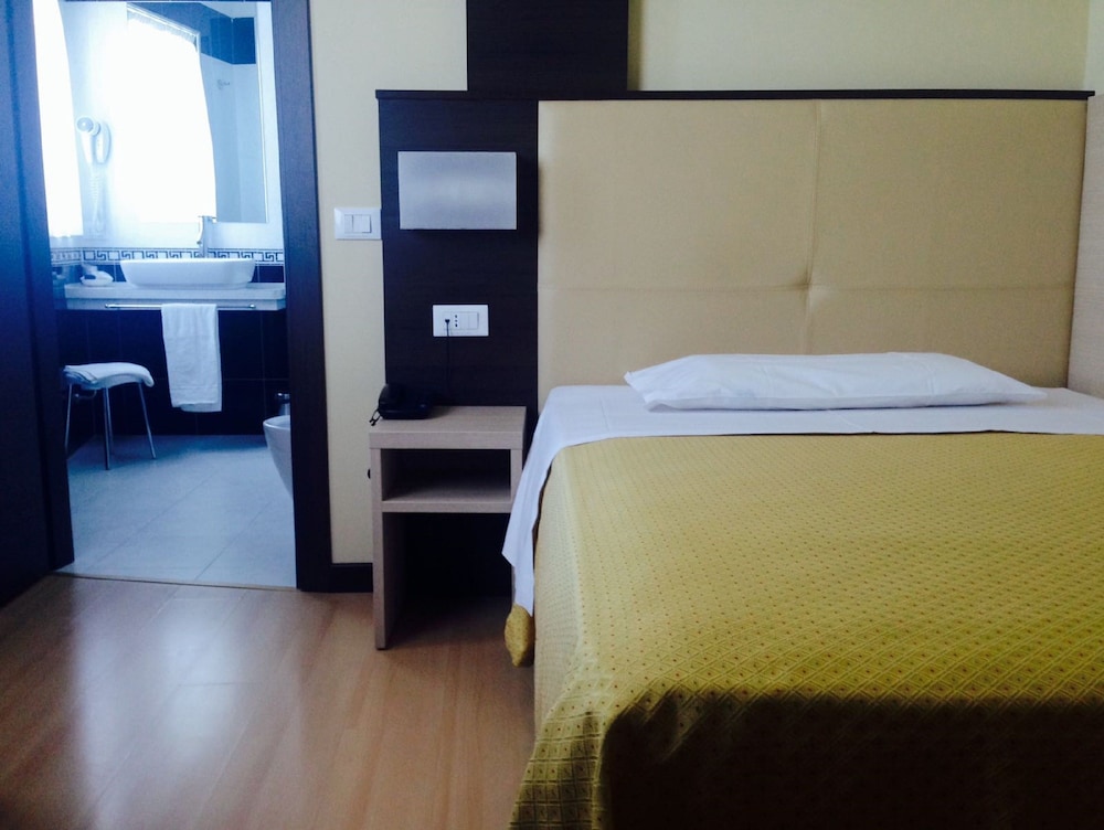 Single Room photo 1