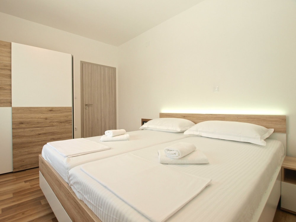 Standard Apartment, 2 Bedrooms (1670/17296)