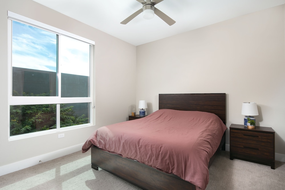 Luxury Apartment, 2 Queen Beds, Non Smoking photo 2