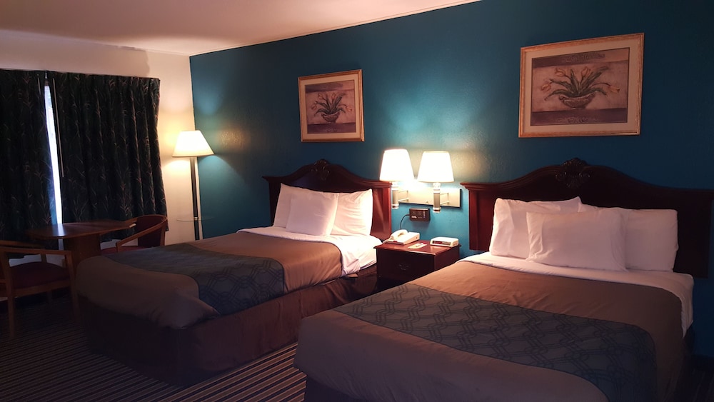 Standard Double Room, 2 Double Beds, Non Smoking - Photo 8
