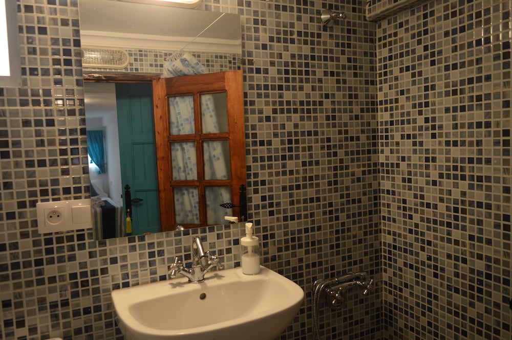 Classic Room, Private Bathroom photo 2