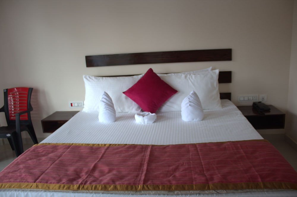 Deluxe Room, Balcony, Hill View photo 2