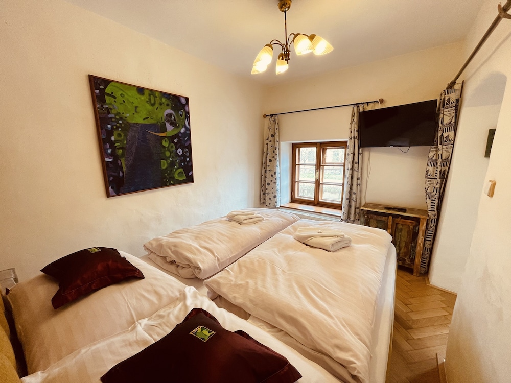 Standard Triple Room, 2 Bedrooms, Private Bathroom, River View photo 3