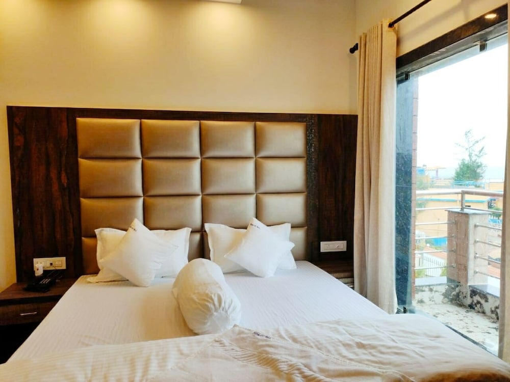 Deluxe Double Room, Balcony, Beach View