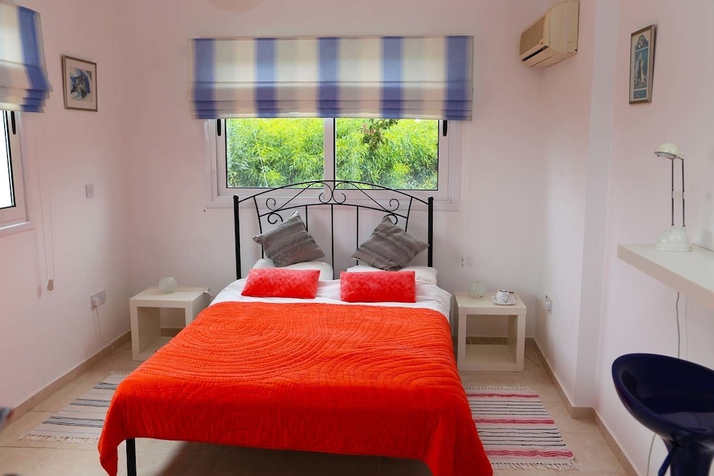 Panoramic Apartment, 2 Bedrooms, Balcony, Sea View photo 3