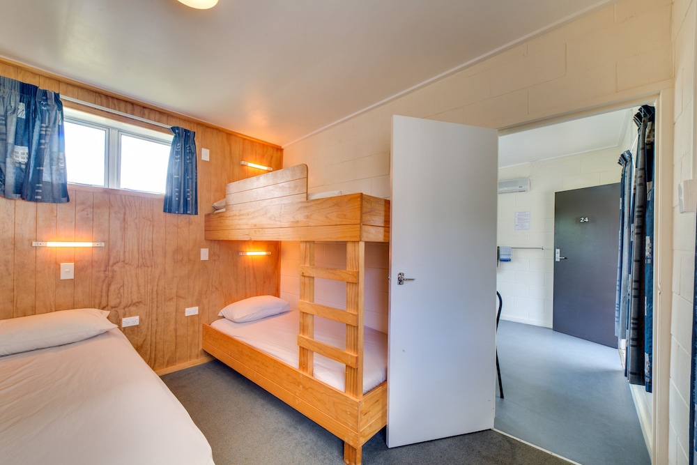 Kitchen Cabin - 5 Berth photo 3