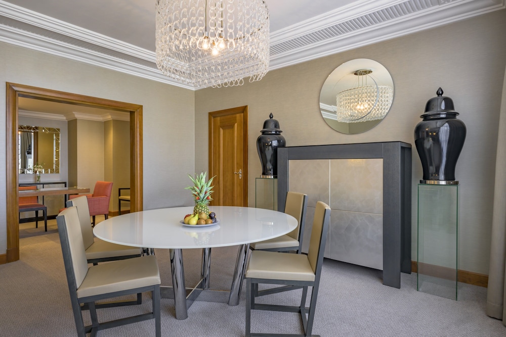 Grand, Executive Suite - Photo 1