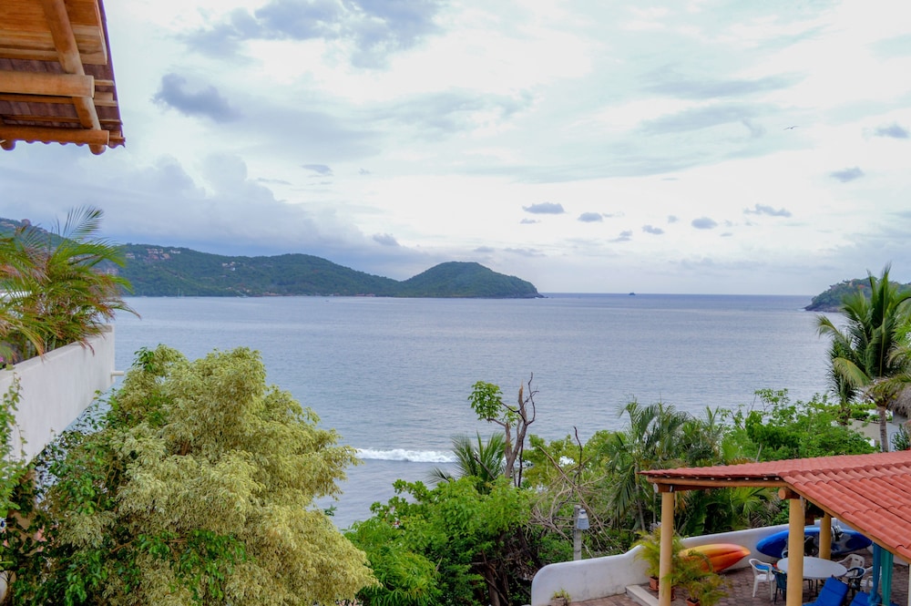 Traditional Double Room, 2 Double Beds, Kitchenette, Beach View photo 3