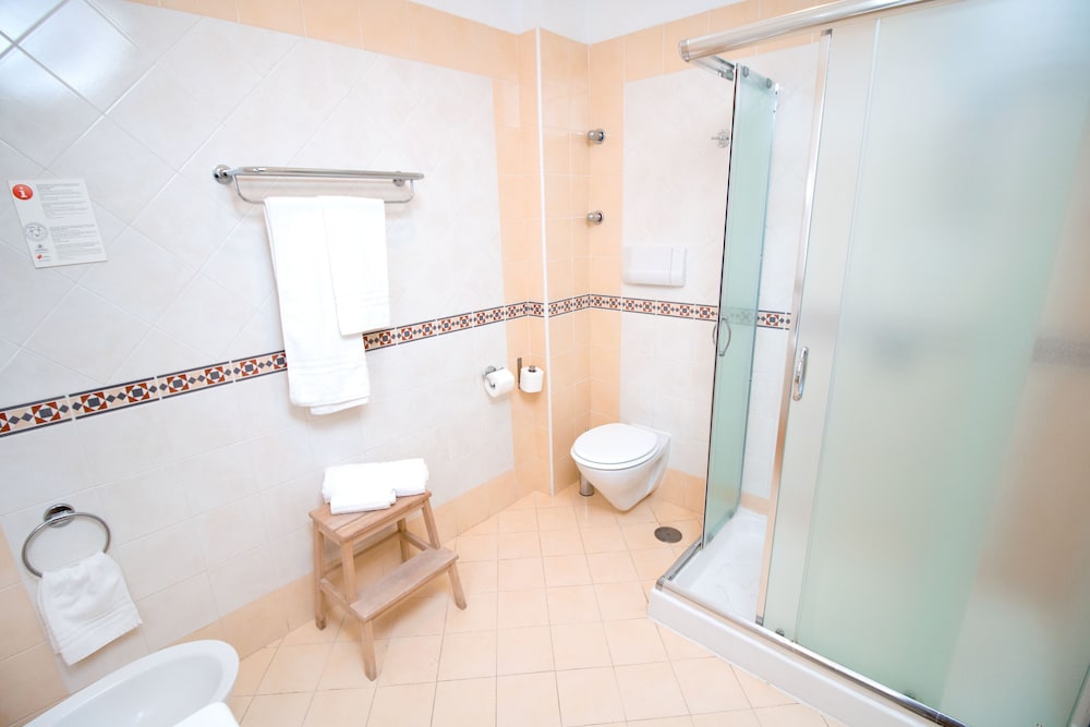 Standard Double or Twin Room, Garden View - Photo 5