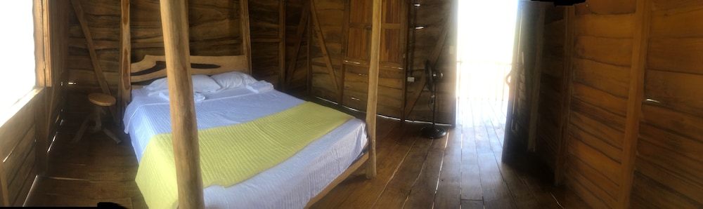 Traditional Cabin photo 2