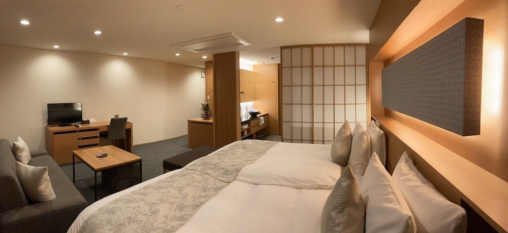 Deluxe Double Room, 1 Queen Bed, Non Smoking(Travelers' Choice Best of the Best 2020) photo 3