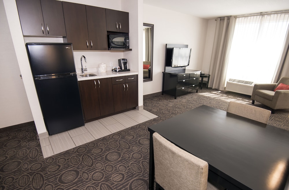 Family Room, Multiple Beds - Photo 4