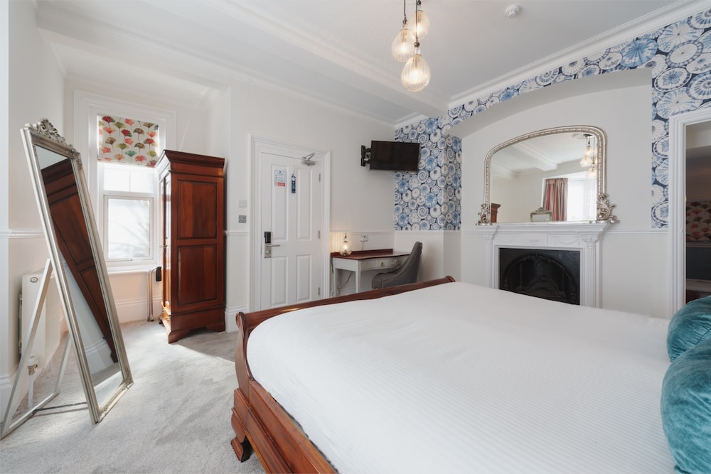 Superior King Room with Shower photo 3