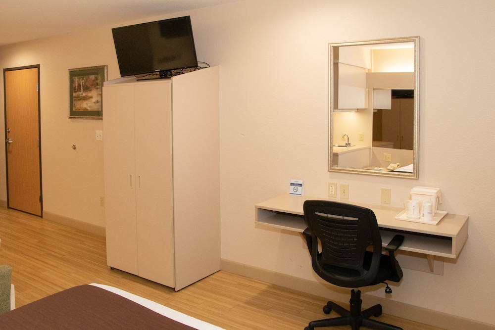 Studio Suite, 1 Queen Bed, Accessible, Non Smoking - Photo 2