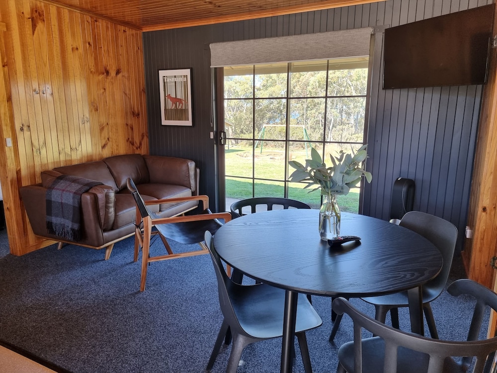 Family Room photo 3